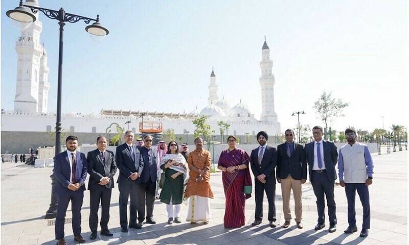 Indian Minister Smriti Irani Visits Madina Following Haj Agreement