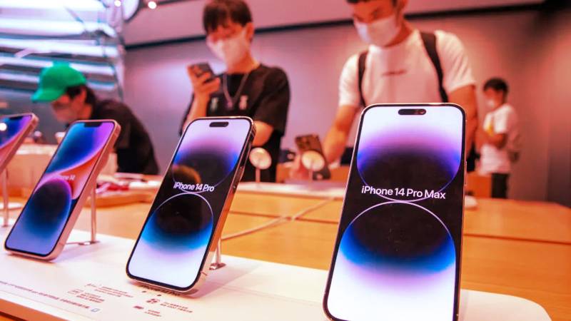 Apple Offers Rare iPhone Discount In China As Sales Slow