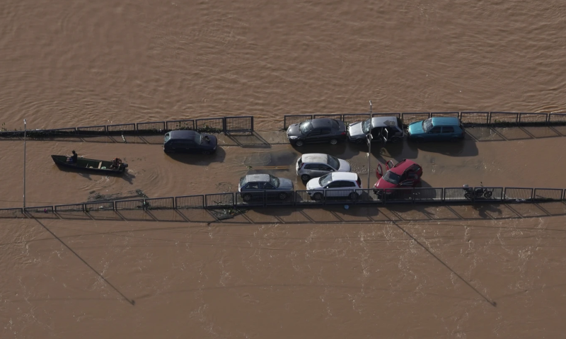 Brazil Floods: Death Toll Hits 100 