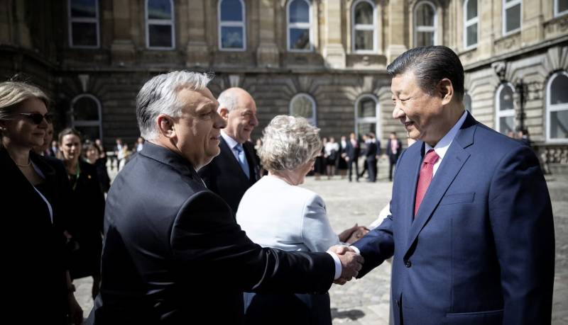 Xi Jinping Welcomed In Hungary After Being Threatened With Trade War In Paris
